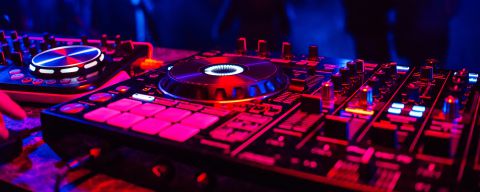 DJ mixer for presentation